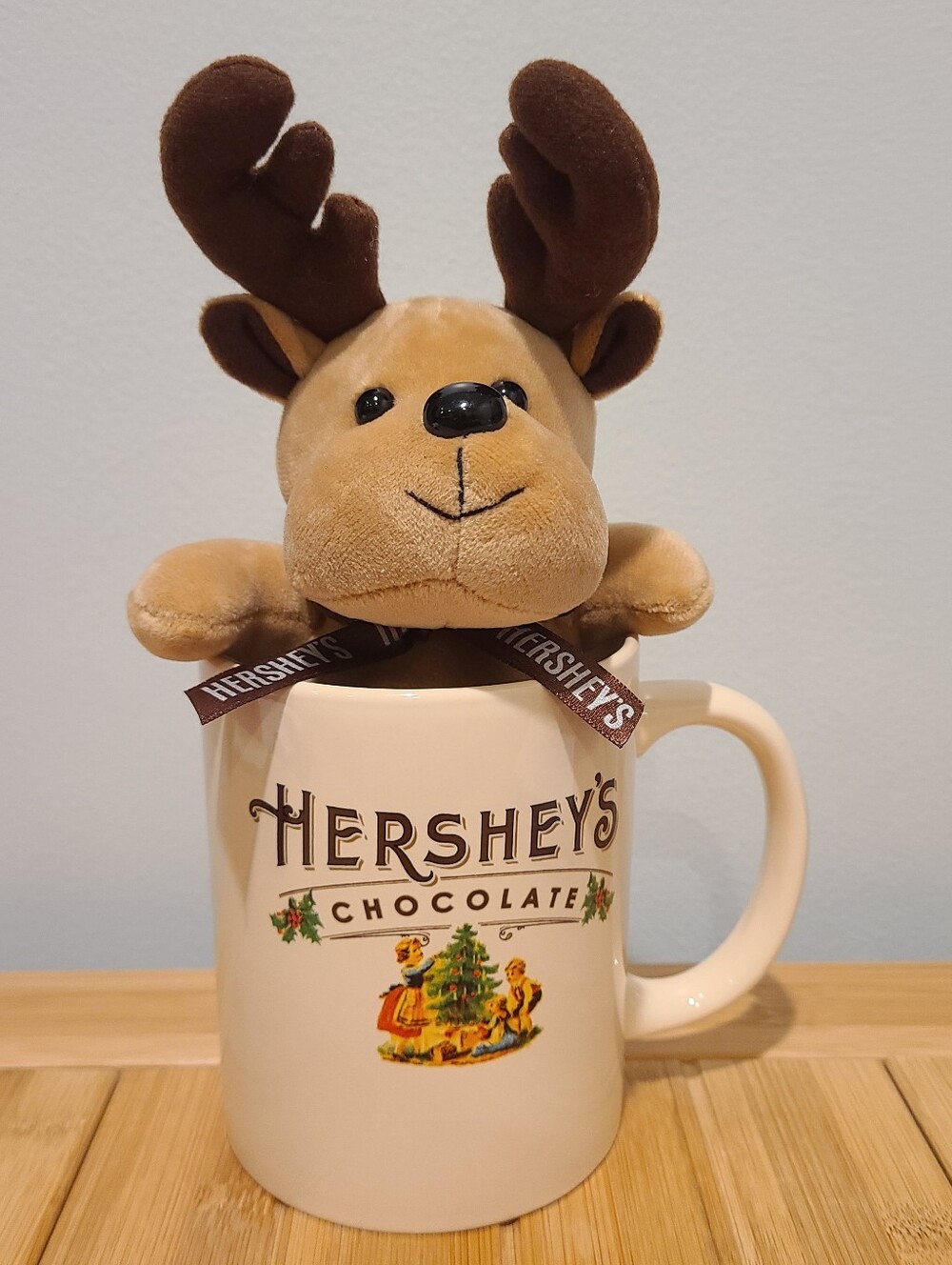 Hershey Tree Mug With Raindeer Plush Set